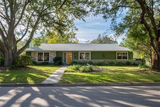 6124 NW 32nd St, Gainesville, FL 32653