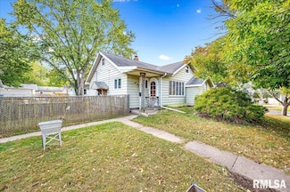 800 Oxford Ave, Pekin, IL 61554
