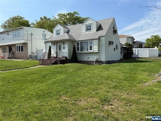 65 Hamilton Ave, Elmwood Park, NJ 07407