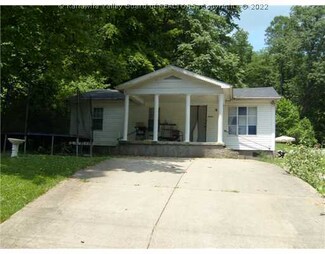 2374 Bench Rd, Charleston, WV 25311