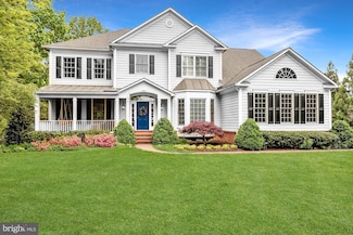 2103 Powhatan St, Falls Church, VA 22043