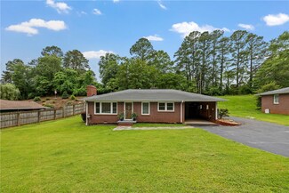 304 Mountain View Dr, Seneca, SC 29672