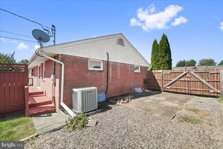 13541 Paradise Church Rd, Hagerstown, MD 21742