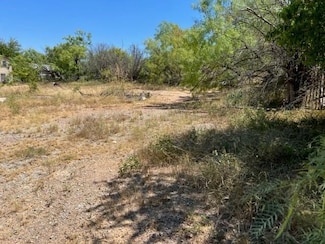 400 S Cypress St, Brady, TX 76825