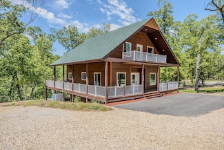 530 Big Cedar Dr, Camdenton, MO 65020