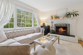 1181 Fireplace Rd, East Hampton, NY 11937