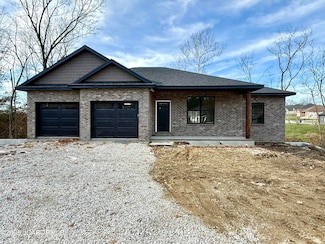 1420 Biscayne Dr, Jefferson City, MO 65109