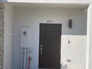 805 NE 211th St, Miami, FL 33179
