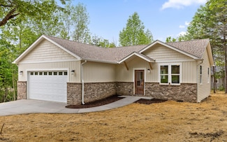 196 Grayson Way, Signal Mountain, TN 37377