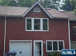 15 Tributary Plaza, Englewood, NJ 07631