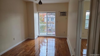 17511 90th Ave Unit 3rd Floor, Jamaica, NY 11432