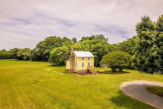 2274 Menokin Rd, Warsaw, VA 22572