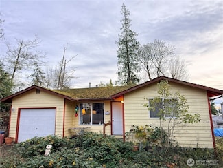 1390 Admirals Dr, Coupeville, WA 98239