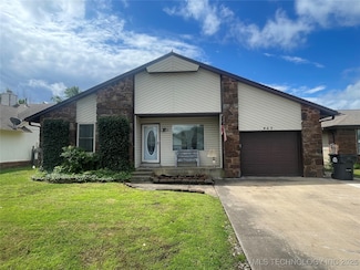 462 E 142nd St, Glenpool, OK 74033