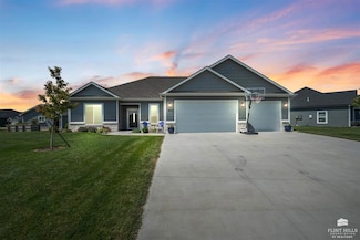 3915 Victory Dr, Manhattan, KS 66503