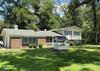 9305 Lower Marine Rd, Saint Jacob, IL 62281