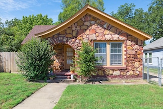 812 N 32nd St, Waco, TX 76707
