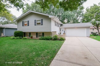 1733 Clyde Dr Unit 2, Naperville, IL 60565