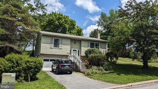 2609 Penbrook Ln, State College, PA 16801