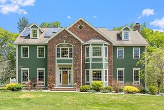 74 Sherwood Dr, North Andover, MA 01845