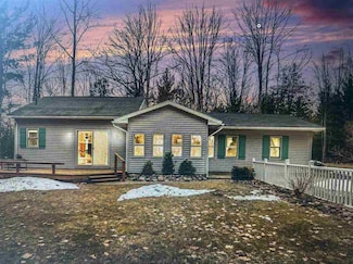 305 Maplewood St, Bellaire, MI 49615