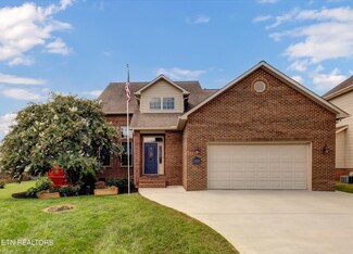 1035 Paxton Dr, Knoxville, TN 37918
