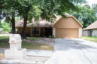 9526 Dundalk St, Spring, TX 77379