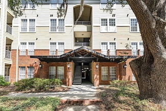 1142 SW 9th Rd Unit 103, Gainesville, FL 32601