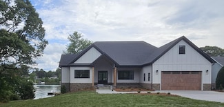 95 Shoreline Cir, Penhook, VA 24137