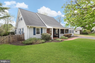 13129 Pennypacker Ln, Fairfax, VA 22033
