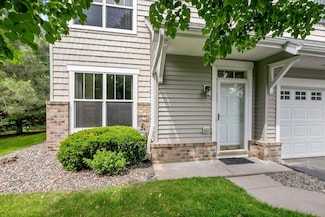 3001 Chamberlain St Unit 5, Maplewood, MN 55109