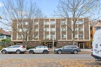 222 N Grove Ave Unit 2B, Oak Park, IL 60302