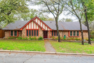 108 Silverleaf Dr, Fort Worth, TX 76112