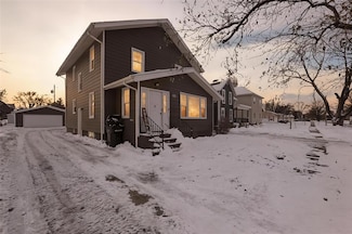 1911 Lucinda St, Perry, IA 50220