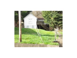 1301 Terrace St, Martins Ferry, OH 43935