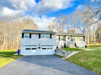 11 Birchwood Rd, Northford, CT 06472