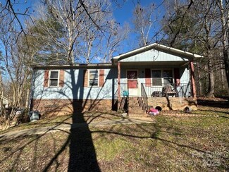 2696 Tablerock Rd, Lenoir, NC 28645