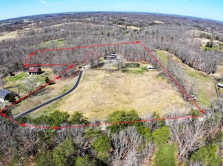 3490 New Fox Rd, Irvine, KY 40336