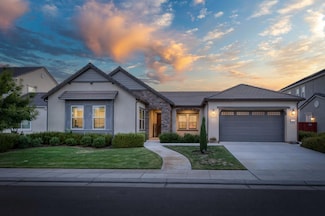 682 Parsons Way S, Madera, CA 93636