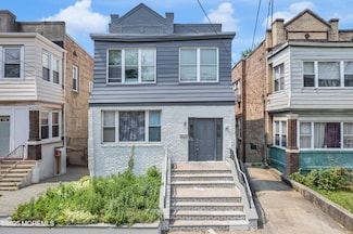 261 Dwight St, Jersey City, NJ 07305