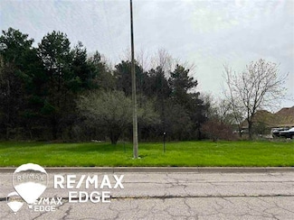 1570 Fleckenstein Dr, Flint Township, MI 48507