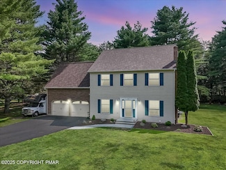212 Hamilton Rd, Stroudsburg, PA 18360