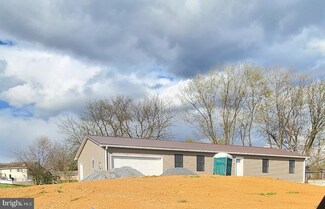 235 Hickory Dr, Fayetteville, PA 17222
