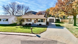1316 Isle Rd, Grand Island, NE 68803