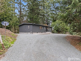 3632 Gamble St, Clinton, WA 98236