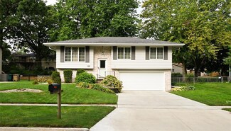 4514 67th St, Urbandale, IA 50322