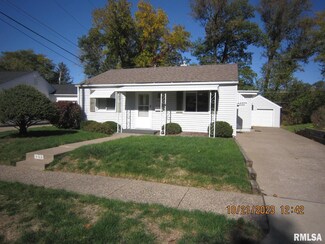948 40th St, Moline, IL 61265