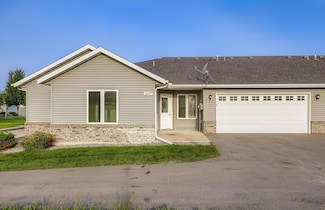 342 Sunfish Ln, Winsted, MN 55395
