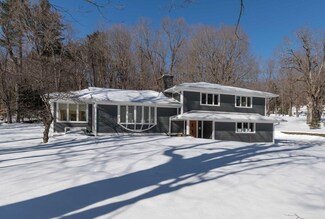 14 Williams Dr, Goshen, MA 01032