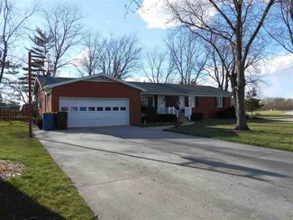 8744 E Diane Dr, Ossian, IN 46777